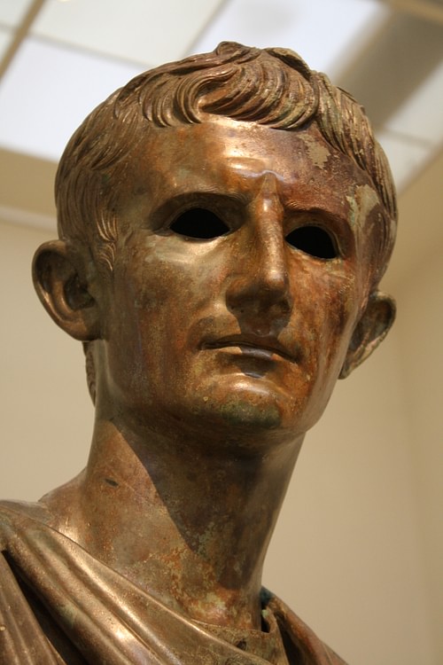 Augustus ()