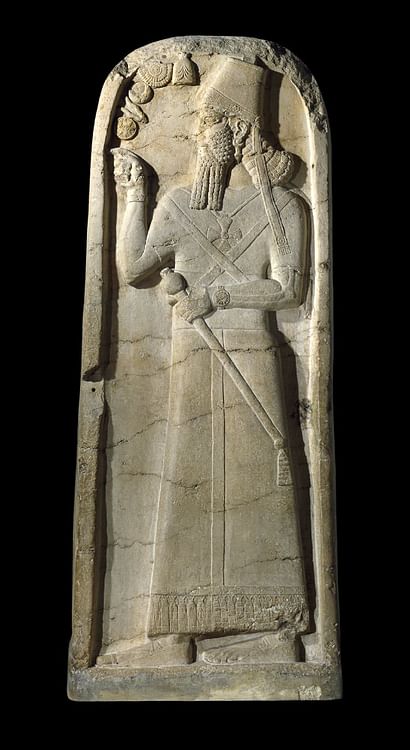 Estela de Shamshi-Adad V (o Museu Britânico)