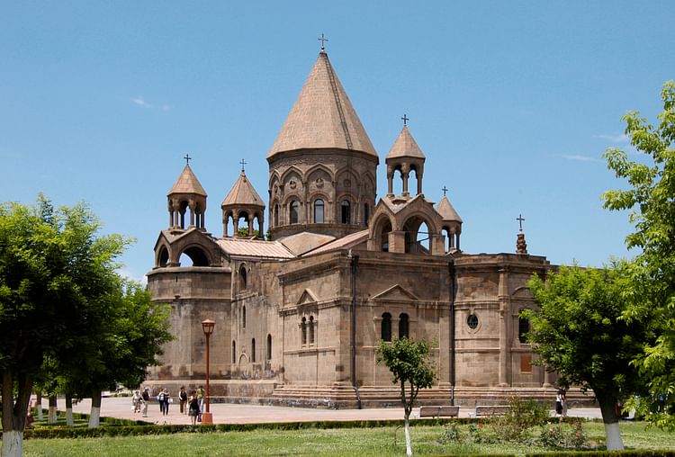 Catedral de Etchmiadzin (Areg Amirkhanian)