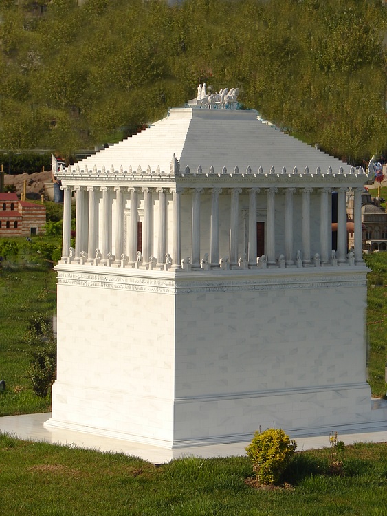 Maqueta del mausoleo de Halicarnaso