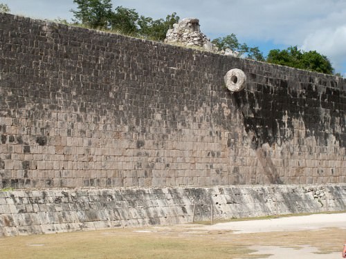 Muro y objetivo de la cancha de pelota, Chichen Itza