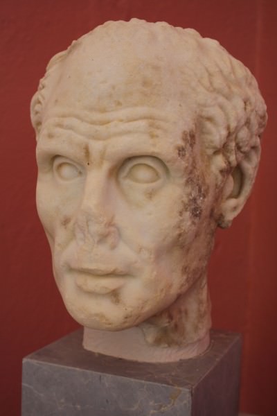 Busto de retrato romano