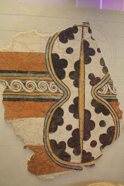 Fresco de escudo micênico
