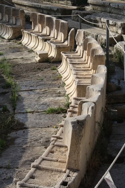 Asientos del teatro de Dionysos, Atenas