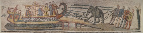 Mosaico romano mostrando o transporte de um elefante