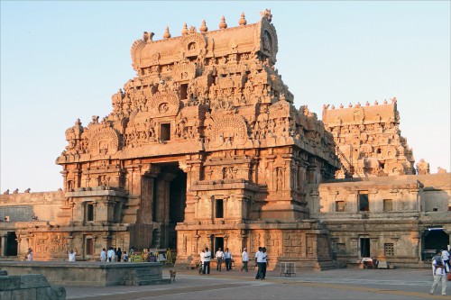 Pasarela monumental, templo de Brihadishvara, Thanjavur