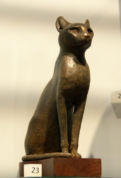 Gato de bronce de Egipto