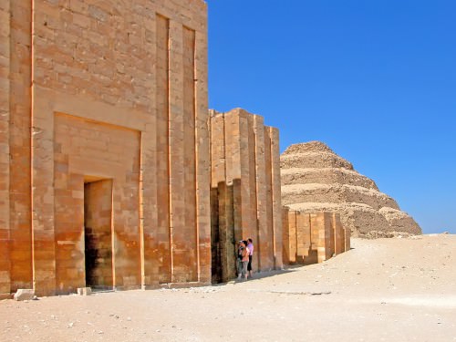 Paso de la pirámide en Saqqara