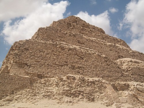 Detalhe, pirâmide de degraus de Djoser