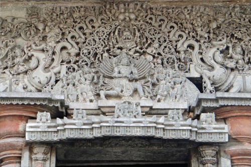 Garuda en el templo de Chennakesava, Belur