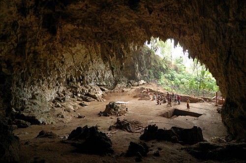 Caverna Liang Bua