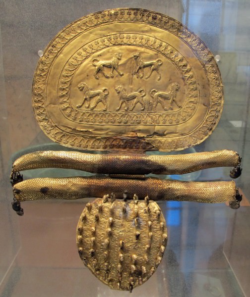 Fibula de oro etrusca, Cerveteri