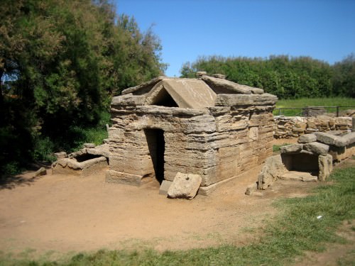 Tumba etrusca em Populonia