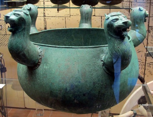Caldero etrusco de bronce