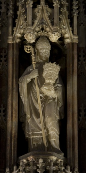 St Cuthbert com a cabeça de St Oswald