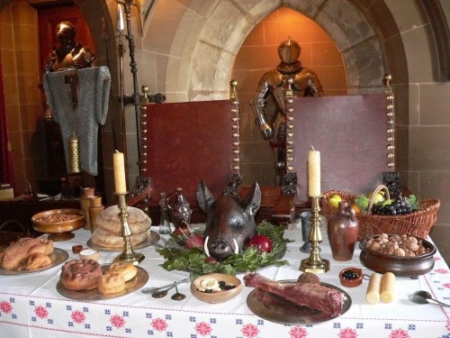 Mesa de cena medieval